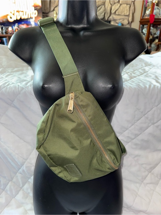 Herschel Supply Co. Handbags - Herschel Classic Hip Pack - 1L